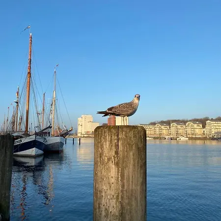 Zentrumsnahe Schoene Altbauwohnung Bis 4 Personen * Flensburg