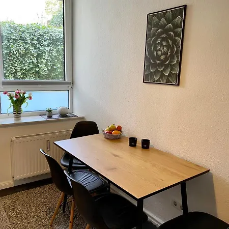 Apartment Zentrumsnahe Schoene Altbauwohnung Bis 4 Personen *