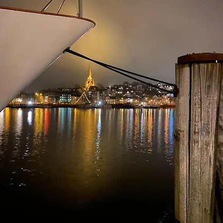 Apartmán Zentrumsnahe Schoene Altbauwohnung Bis 4 Personen