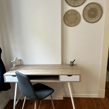 Zentrumsnahe Schoene Altbauwohnung Bis 4 Personen *